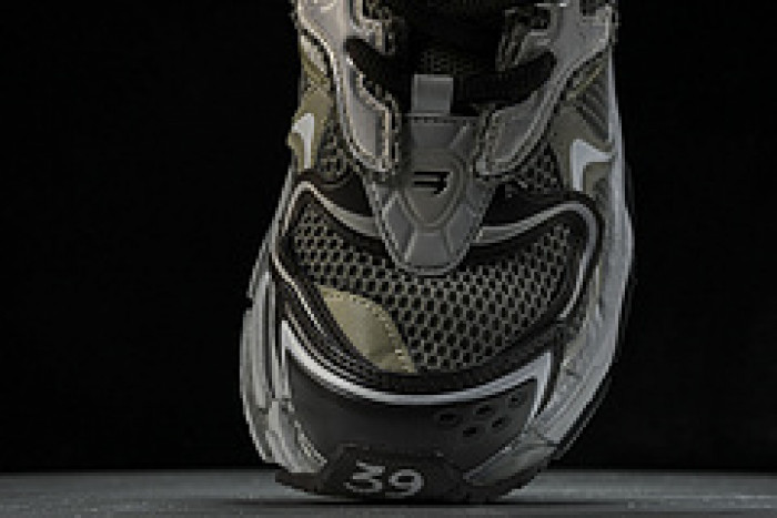 bl track trainers sneakers 779066-w3rbxp-2000